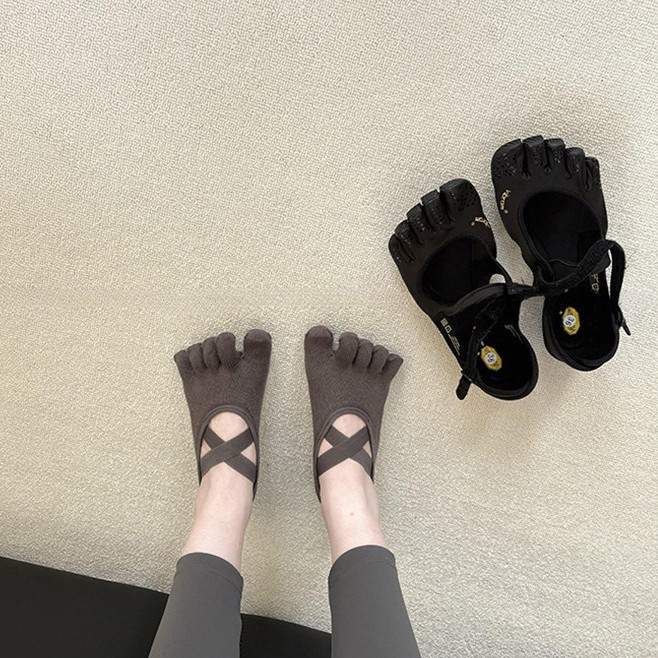 Pilates And Yoga Studio - Kaos Kaki Yoga Wanita dengan Tali