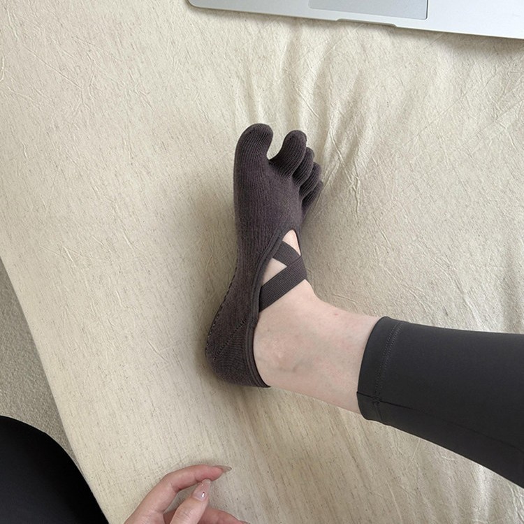 Kaos Kaki Yoga Wanita dengan T - Pilates And Yoga Studio ulasan dan harga