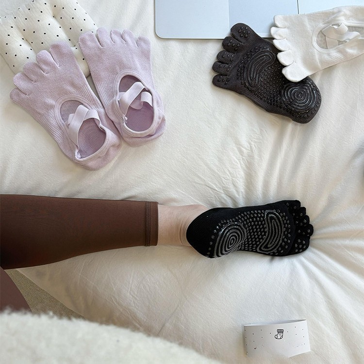 Kaos Kaki Yoga Wanita dengan T - Pilates And Yoga Studio ulasan dan harga